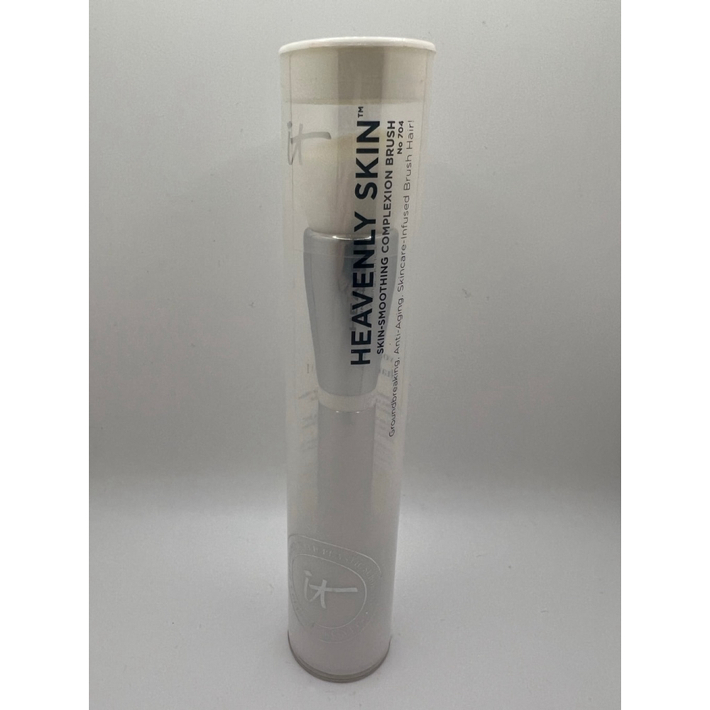 Women's IT Cosmetics Skin-Smoothing Complexion Brush One Size White/Silver